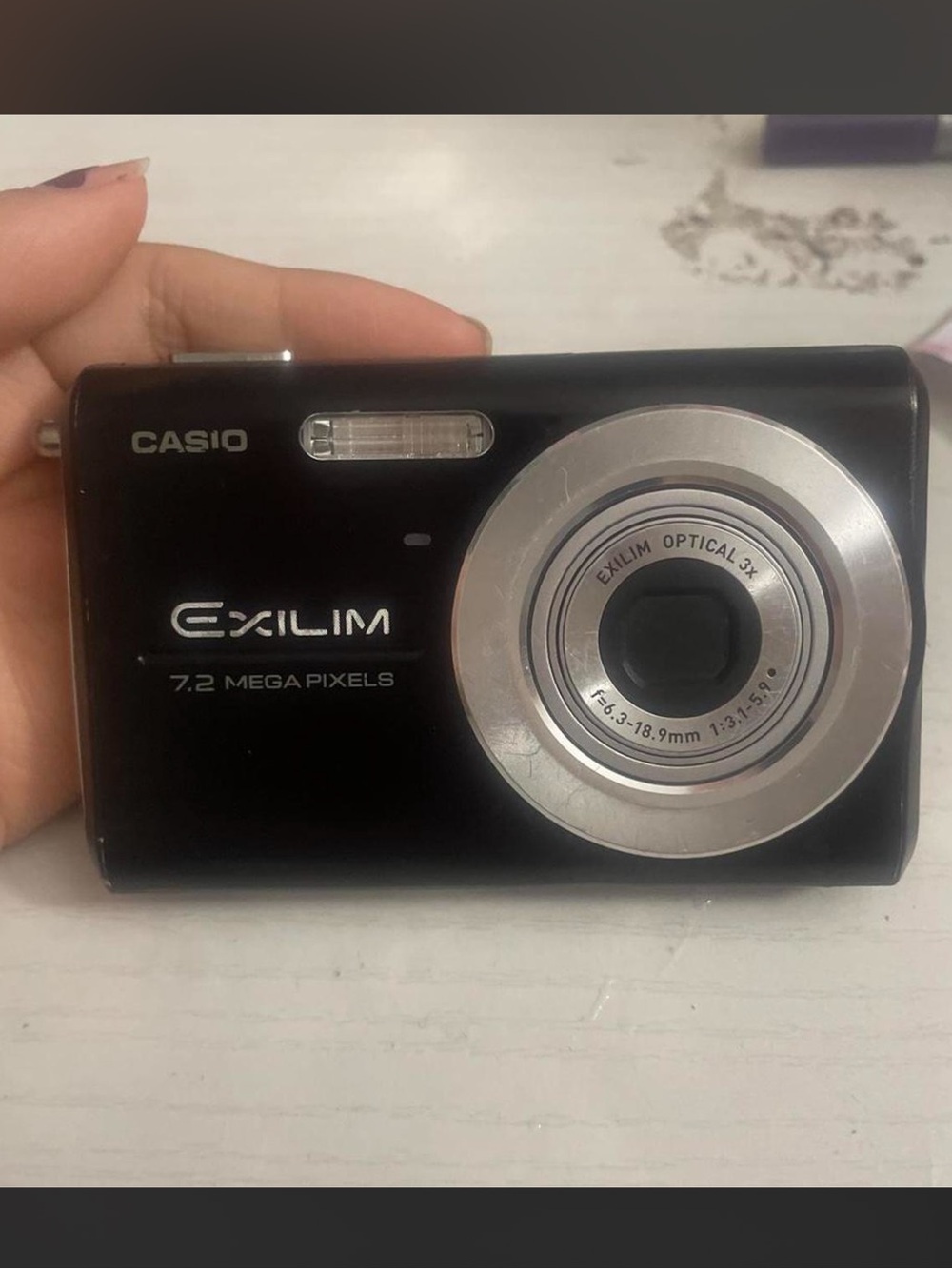 Casio Exilim Compact Digital Camera in Black with Silver Lens